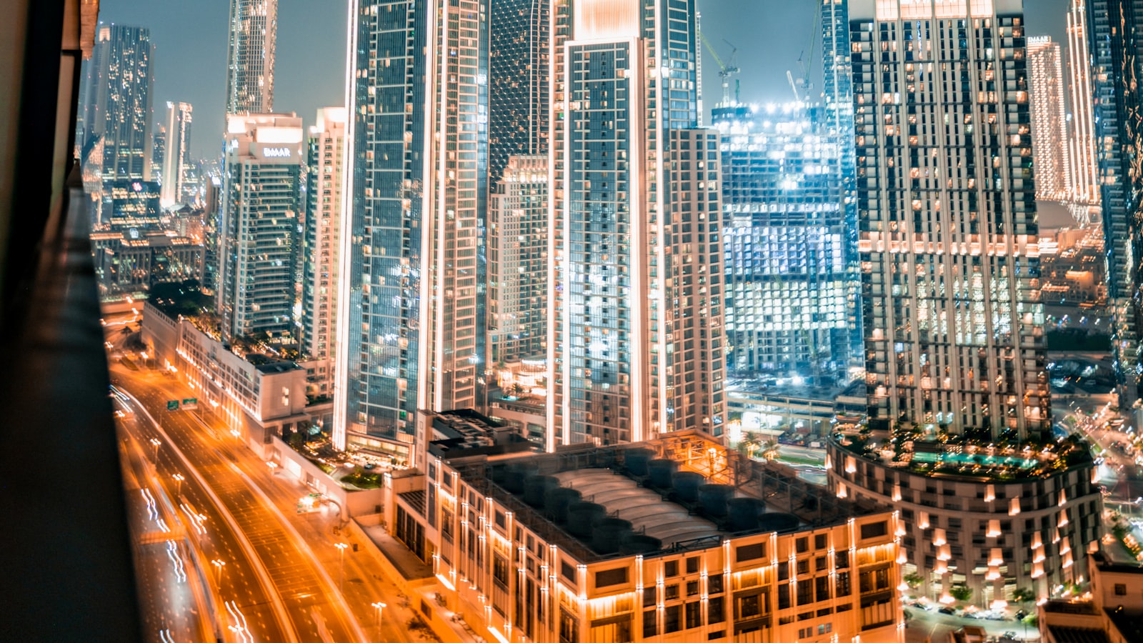 Dubai skyline at night with corporate towers - the financial backdrop of a GCC fleet leasing niche.